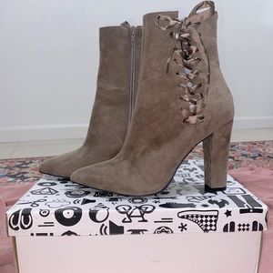 Pointed toe block heeled grey boots